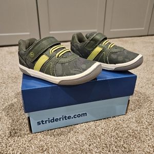 Stride rite sr Thompson green camo size 5.5 M